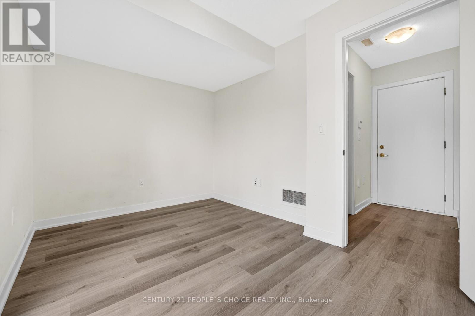 21 - 527 Shaver Road, Hamilton, Ontario L9G 0J1 - Photo 40 - X12521056