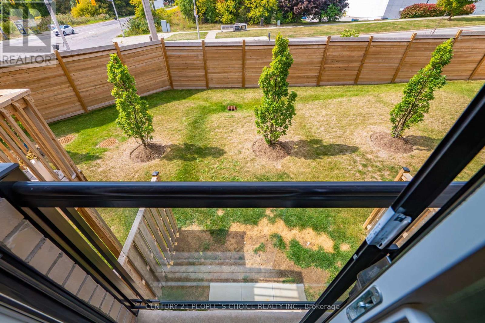 21 - 527 Shaver Road, Hamilton, Ontario L9G 0J1 - Photo 43 - X12521056