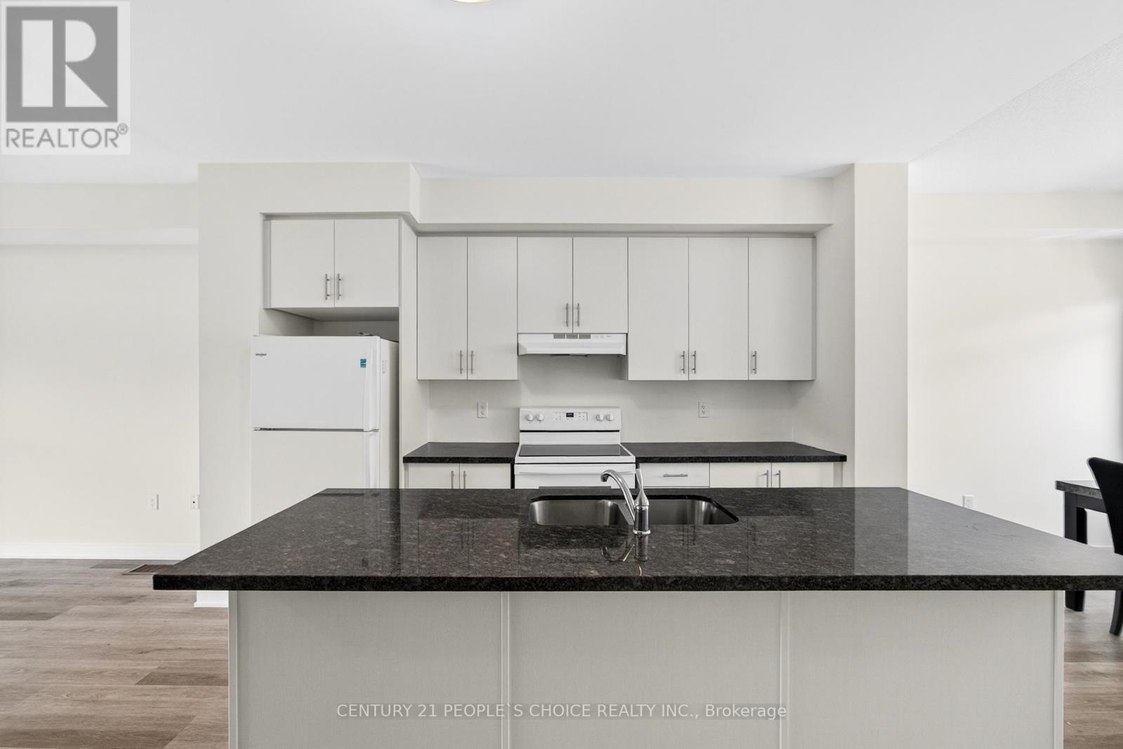 21 - 527 Shaver Road, Hamilton, Ontario L9G 0J1 - Photo 8 - X12521056