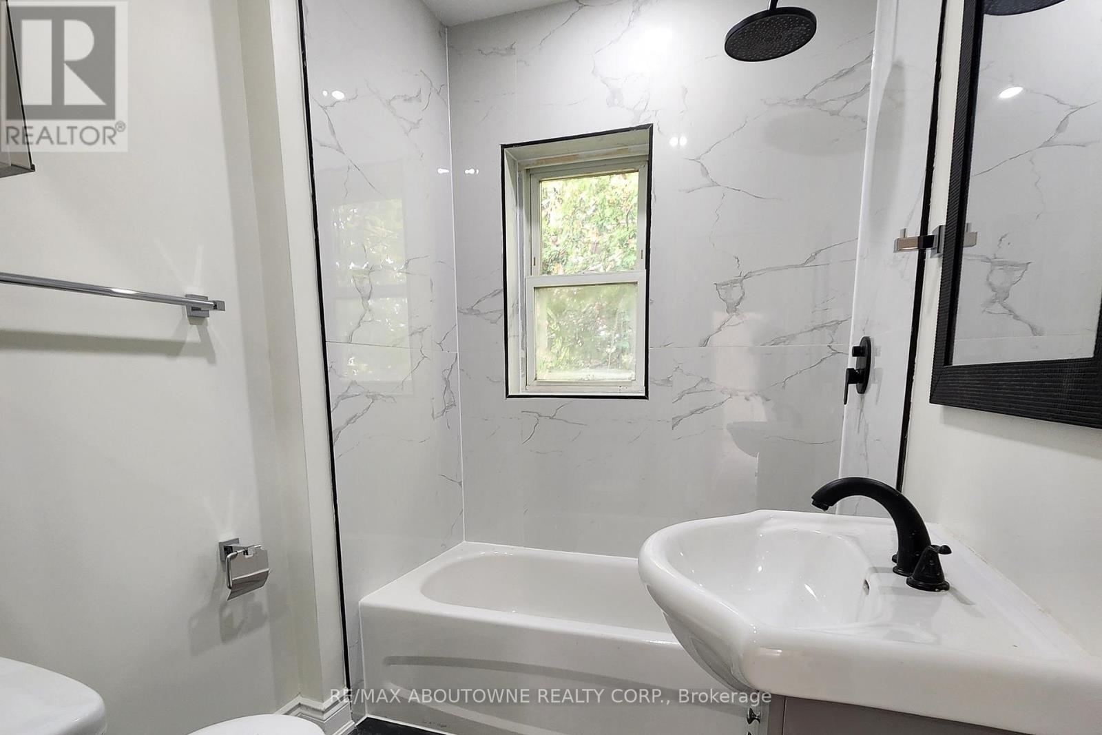 41 Somerset Avenue, Hamilton, Ontario  L8L 2L4 - Photo 12 - X12521082