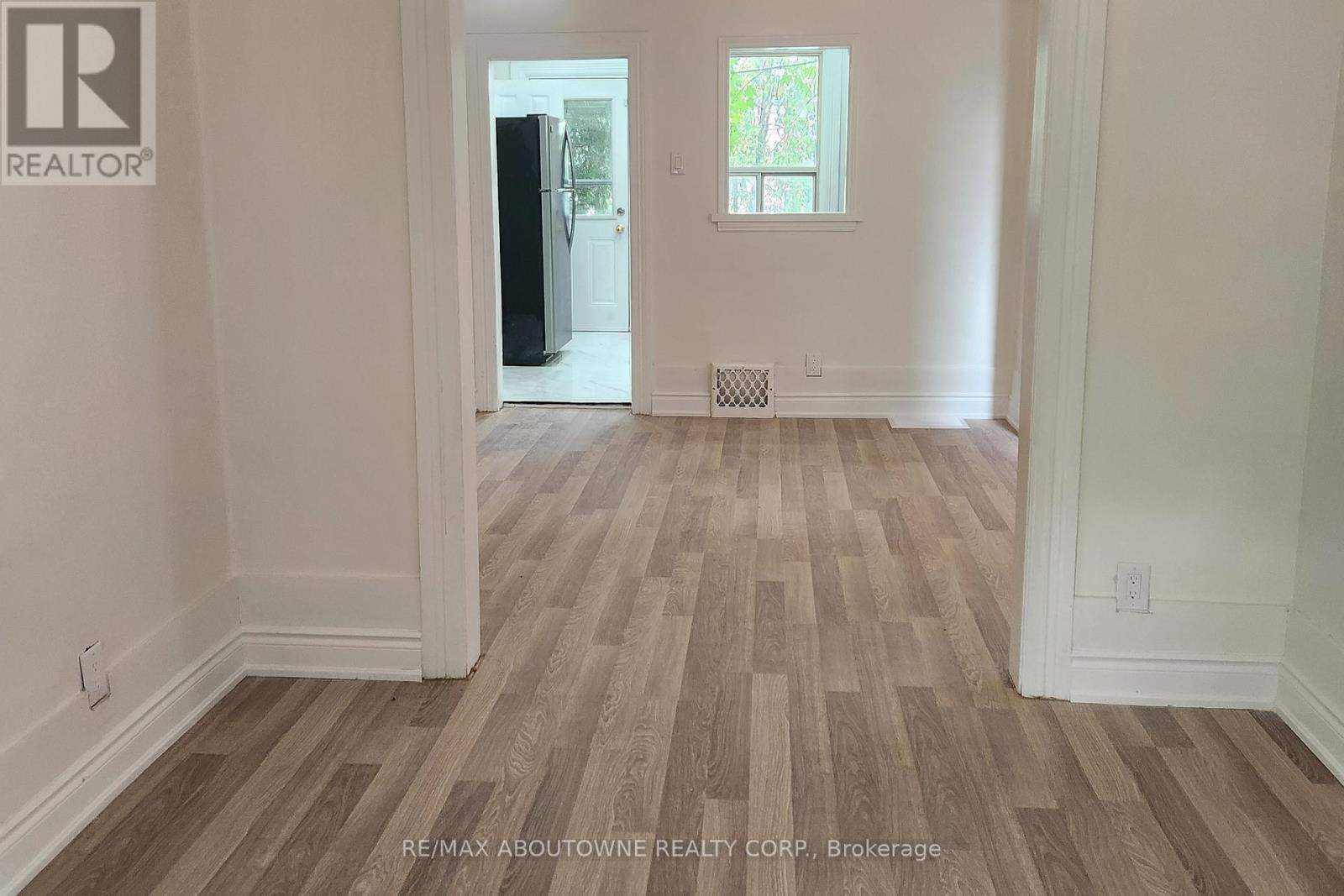 41 Somerset Avenue, Hamilton, Ontario  L8L 2L4 - Photo 6 - X12521082