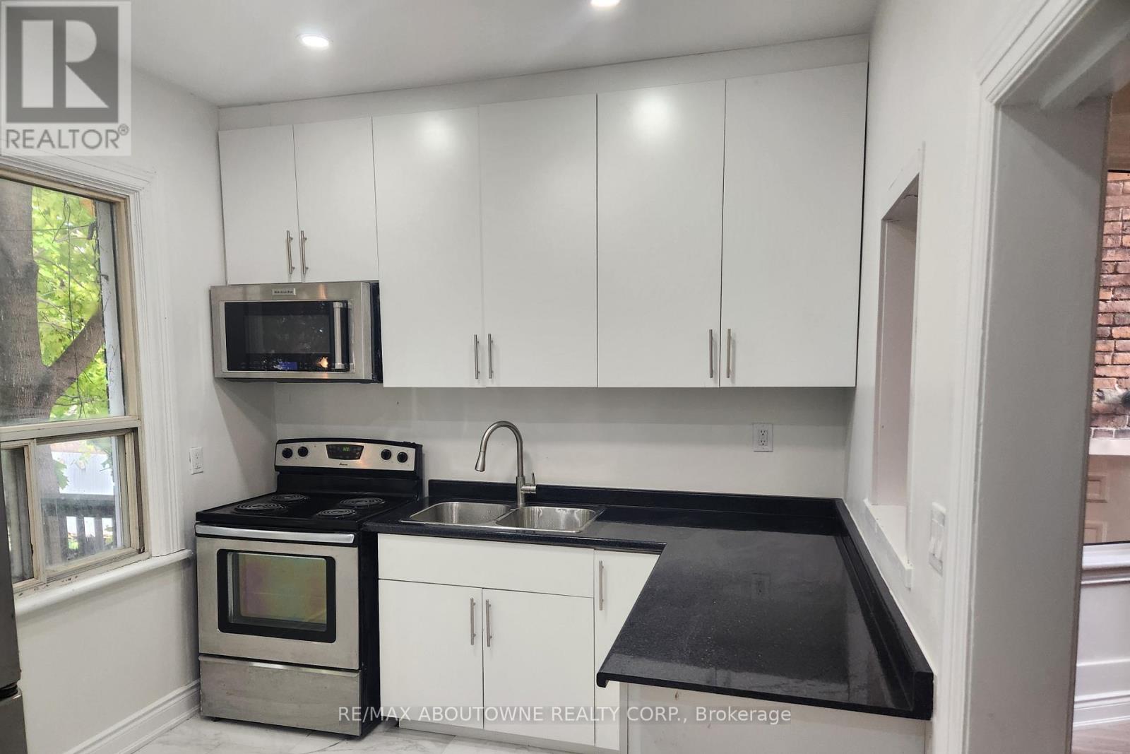 41 Somerset Avenue, Hamilton, Ontario  L8L 2L4 - Photo 7 - X12521082