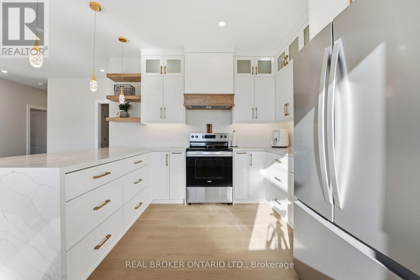 48 Rebecca Drive, Aylmer, Ontario N5H 0A1 - Photo 11 - X12521154