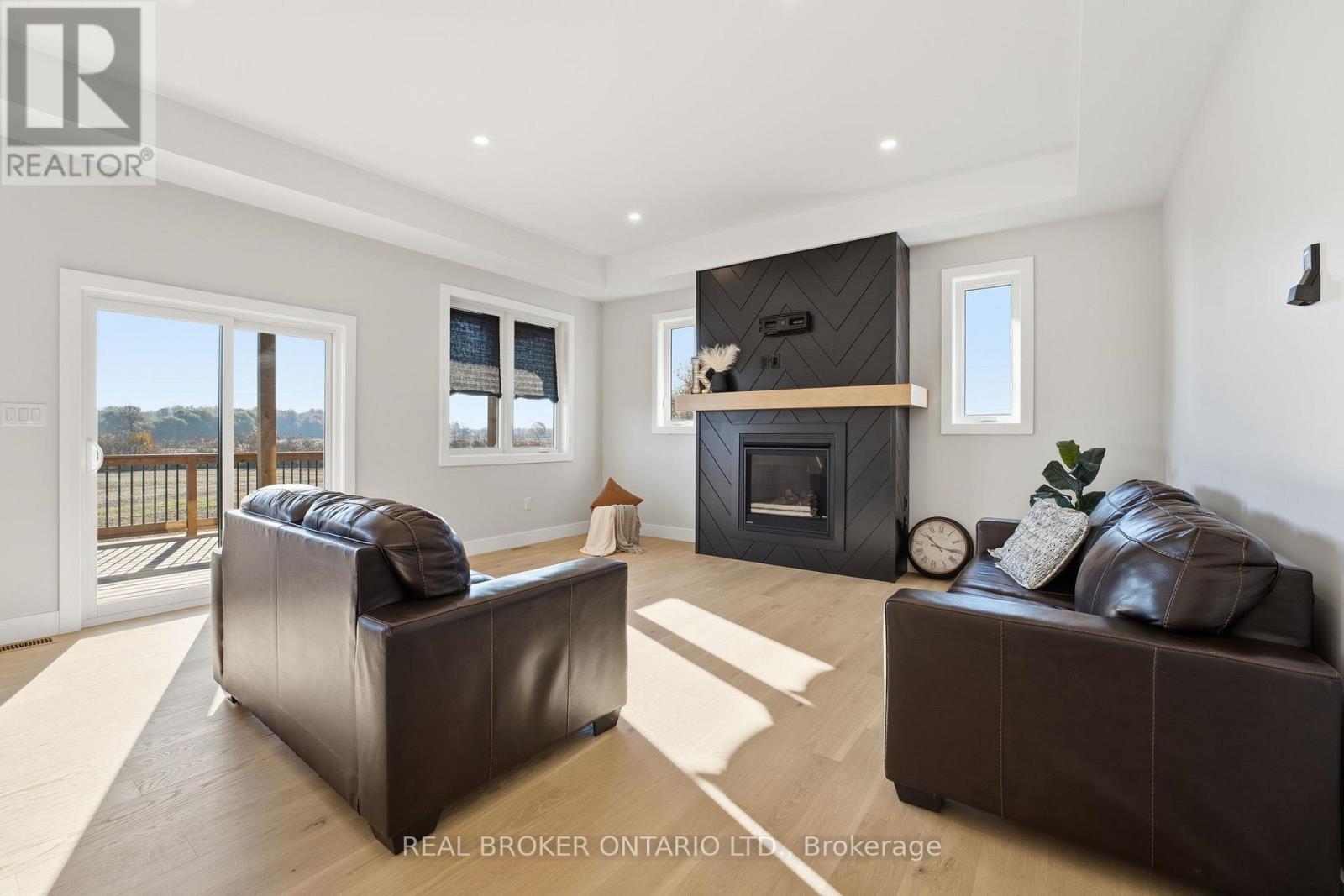 48 Rebecca Drive, Aylmer, Ontario N5H 0A1 - Photo 6 - X12521154