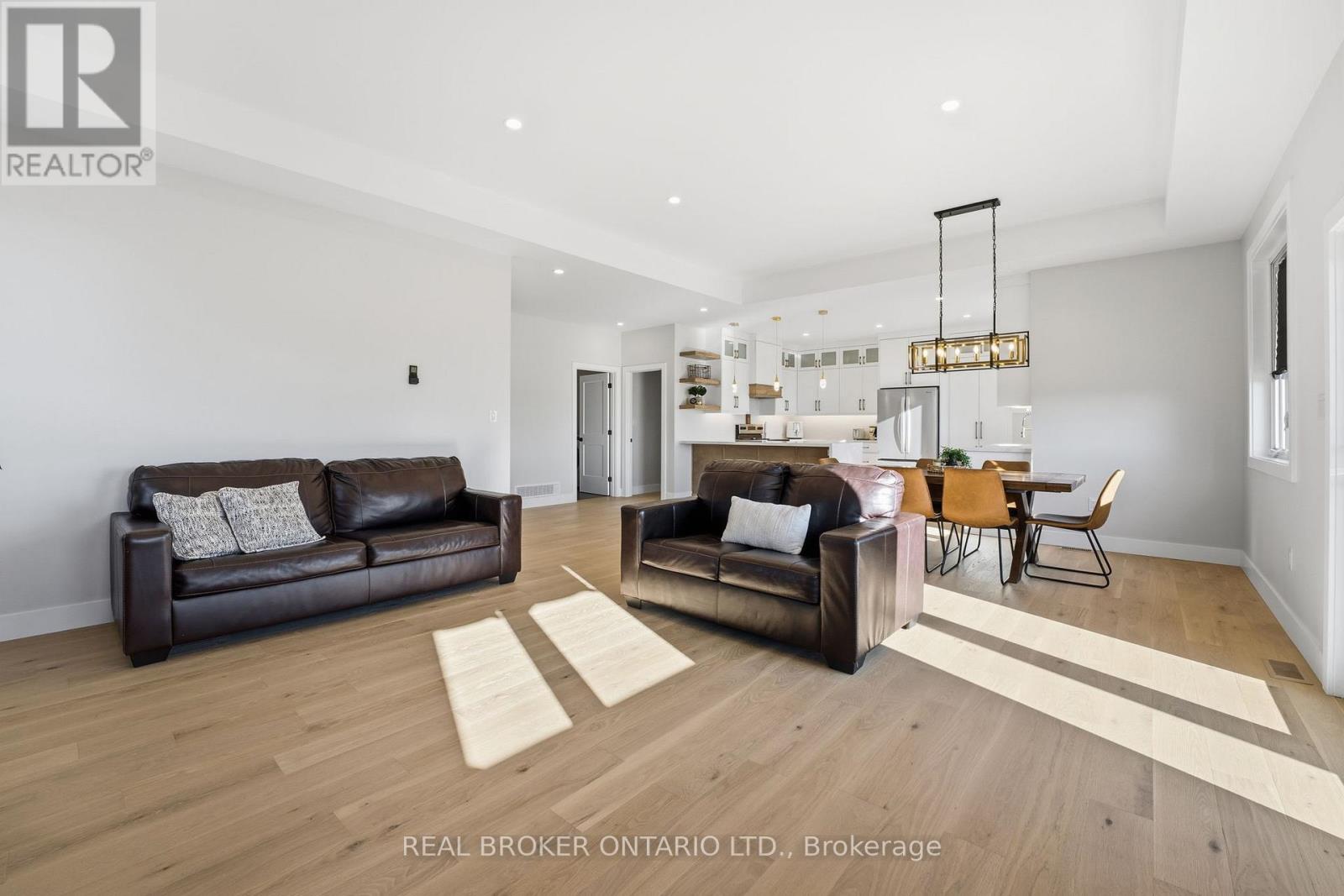 48 Rebecca Drive, Aylmer, Ontario N5H 0A1 - Photo 7 - X12521154