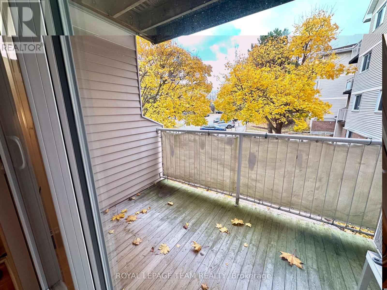 200 - 260 Brittany Drive, Ottawa, Ontario  K1K 4M2 - Photo 11 - X12475328