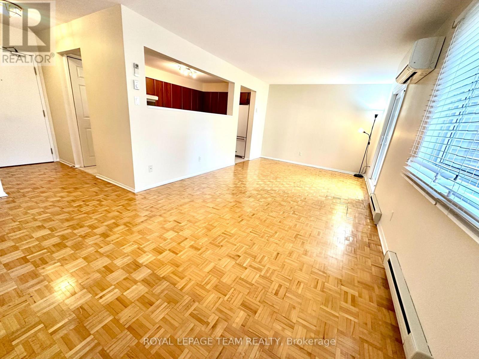 200 - 260 Brittany Drive, Ottawa, Ontario  K1K 4M2 - Photo 9 - X12475328