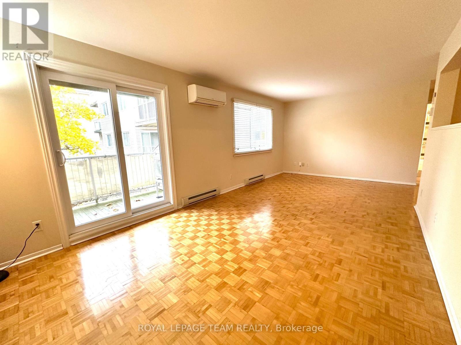 200 - 260 Brittany Drive, Ottawa, Ontario  K1K 4M2 - Photo 8 - X12475328