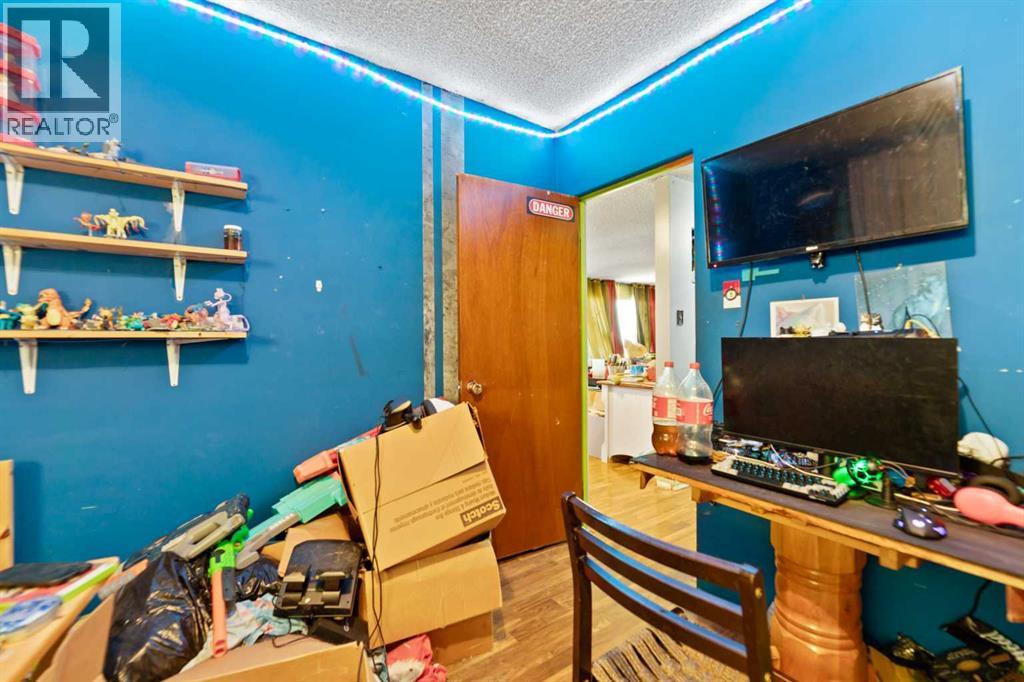 325 Aberdeen Avenue, Carbon, Alberta  T0M 0L0 - Photo 14 - A2266861