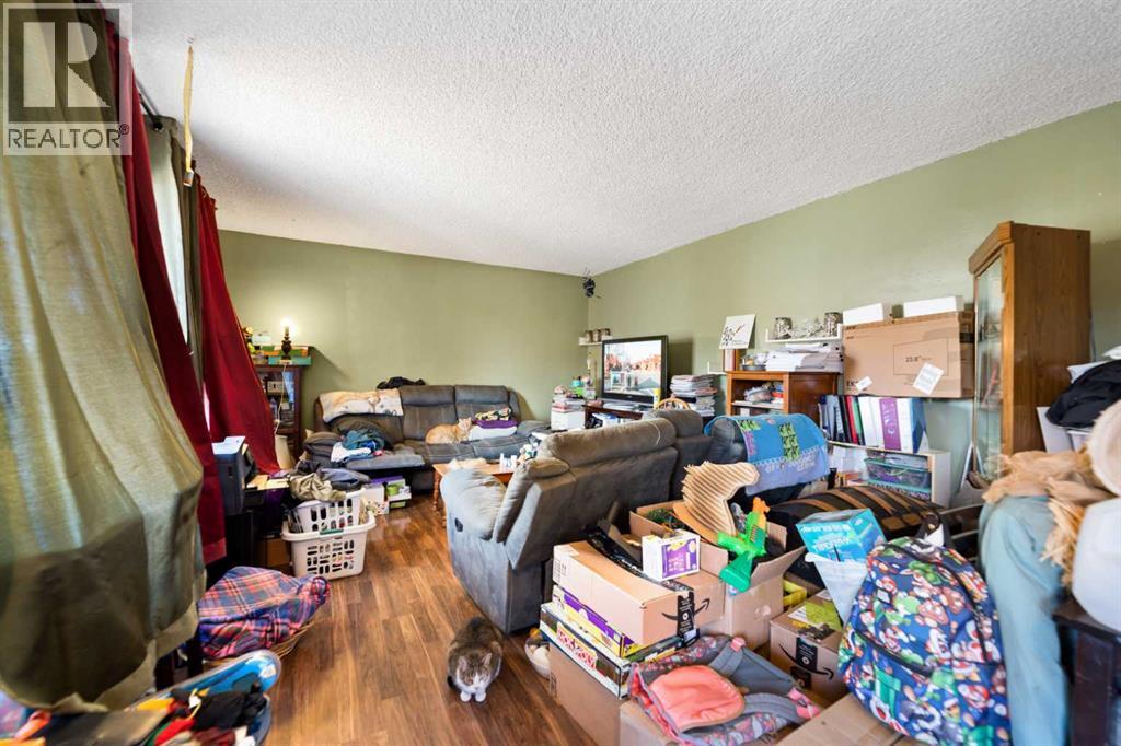 325 Aberdeen Avenue, Carbon, Alberta  T0M 0L0 - Photo 3 - A2266861