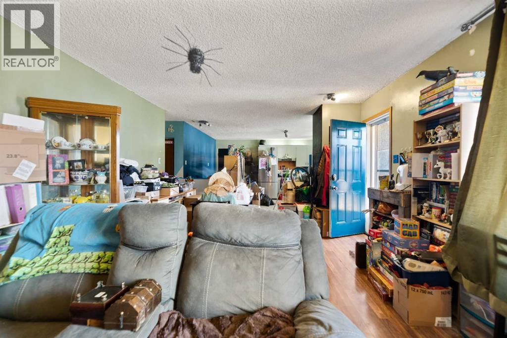 325 Aberdeen Avenue, Carbon, Alberta  T0M 0L0 - Photo 9 - A2266861