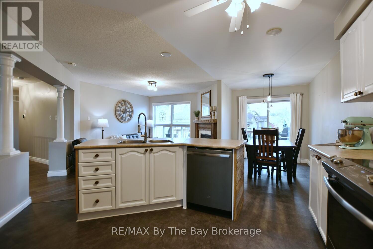 69 Caribou Trail, Wasaga Beach, Ontario L9Z 1N3 - Photo 13 - S12521292