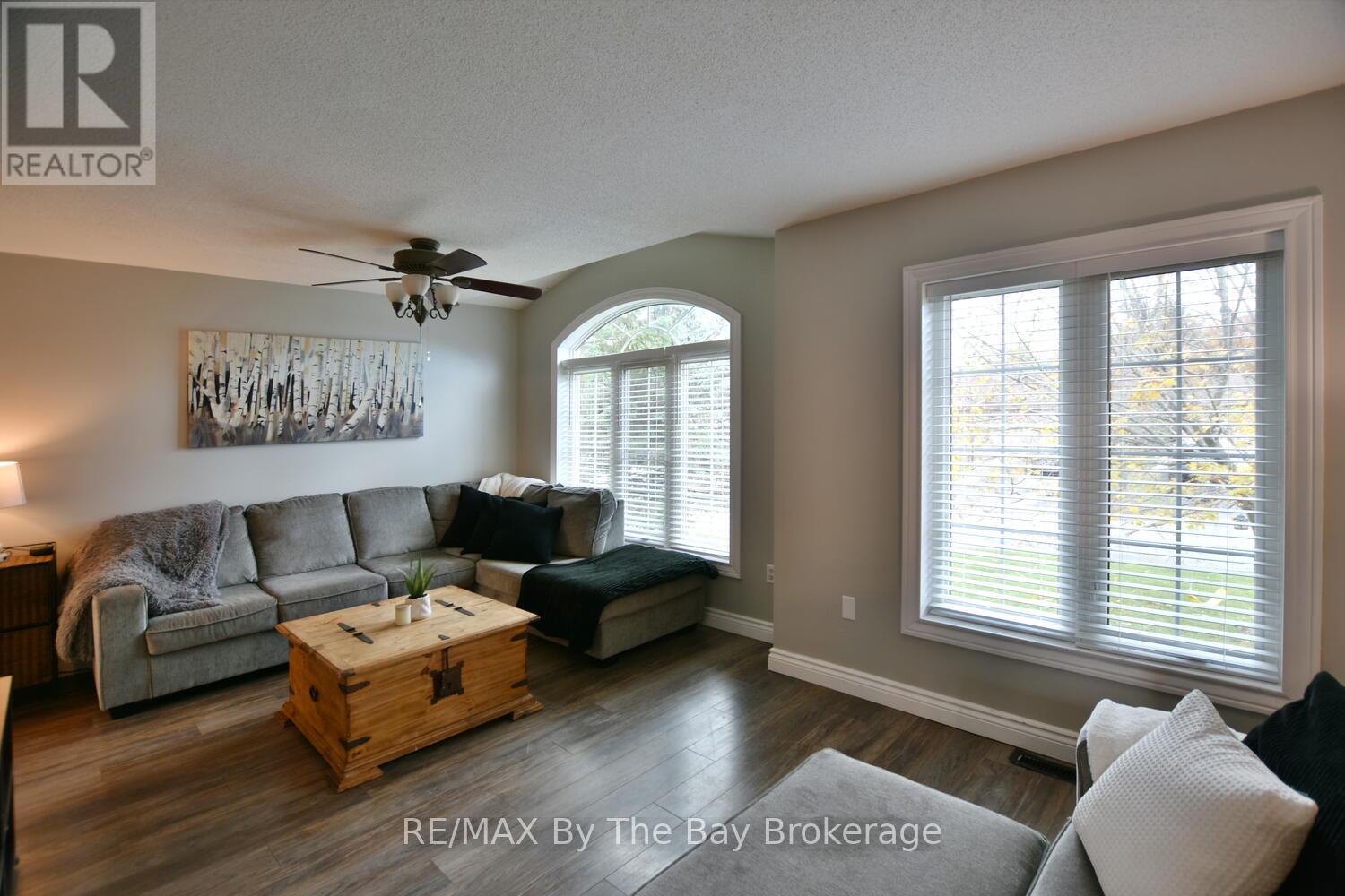 69 Caribou Trail, Wasaga Beach, Ontario L9Z 1N3 - Photo 7 - S12521292