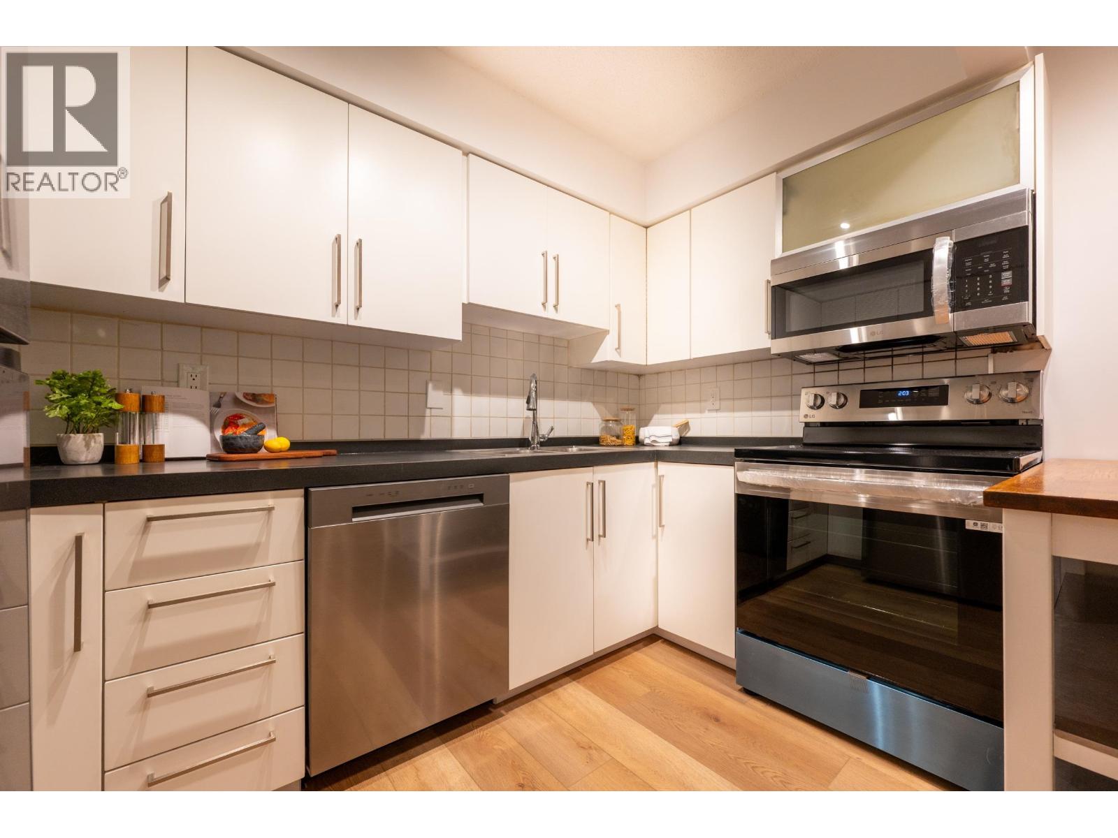 304 1855 Nelson Street, Vancouver, British Columbia V6G 1M9 - Photo 7 - R3065668