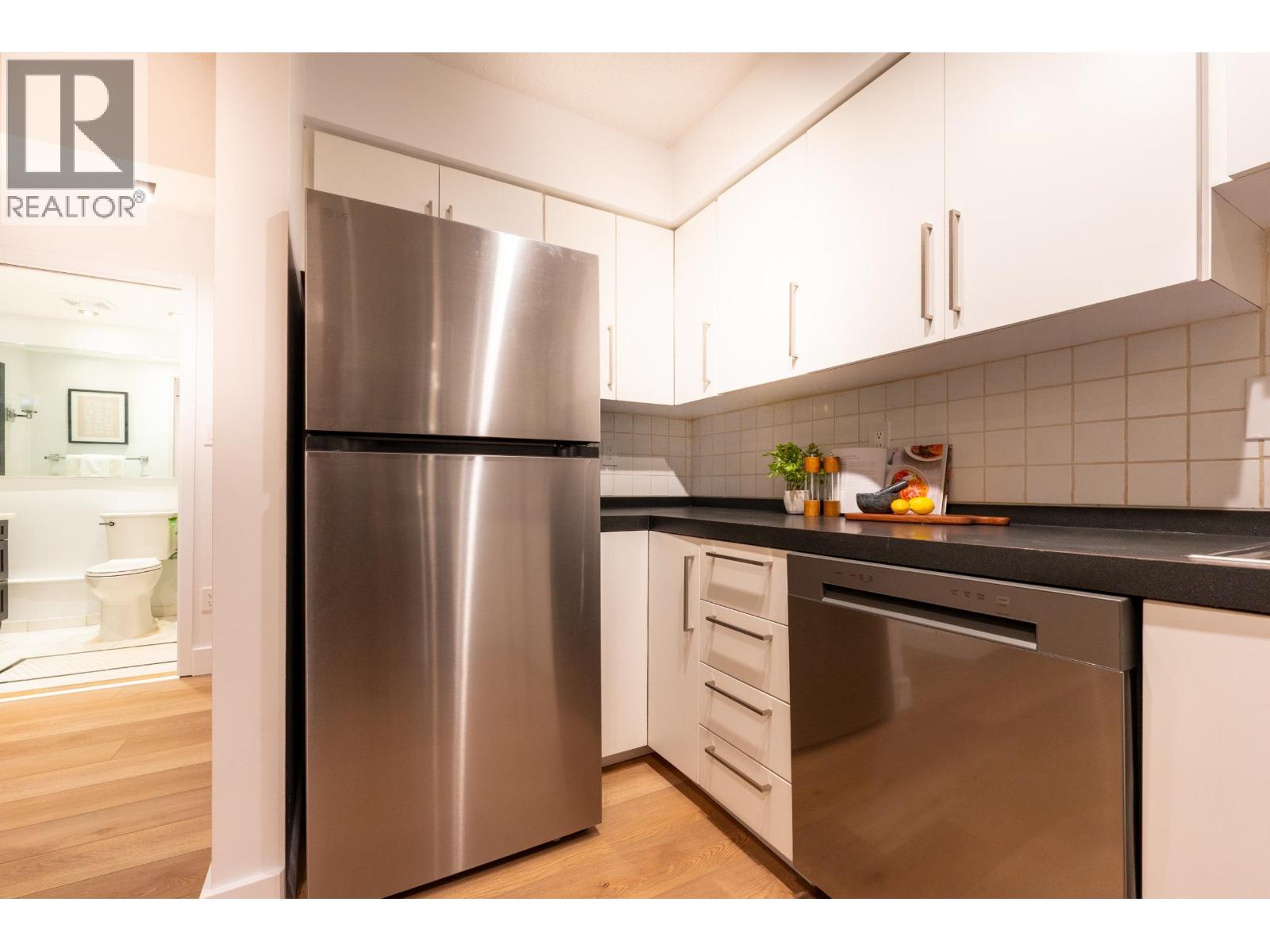 304 1855 Nelson Street, Vancouver, British Columbia V6G 1M9 - Photo 8 - R3065668