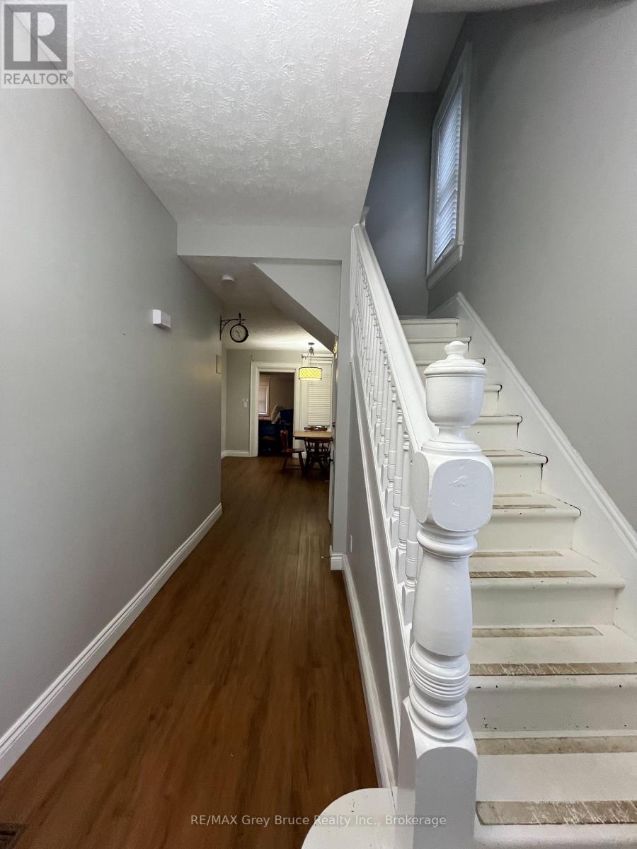 Secondary picture of 648 2ND AVENUE E