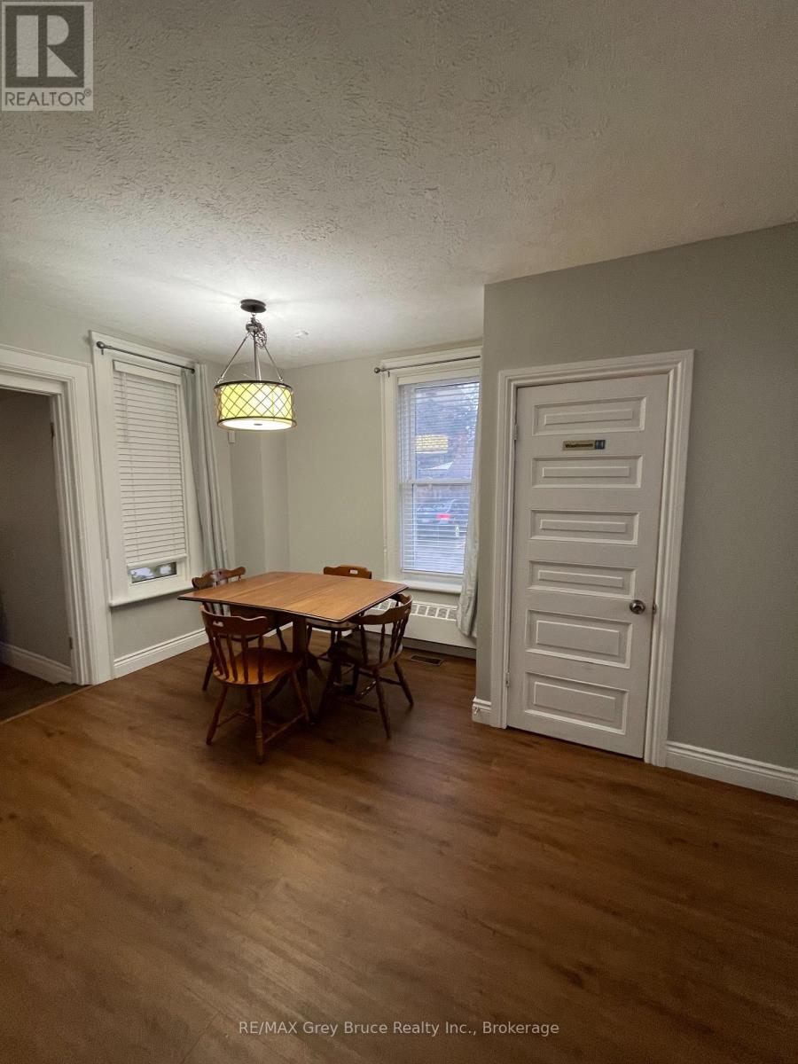 Third picture of 648 2ND AVENUE E