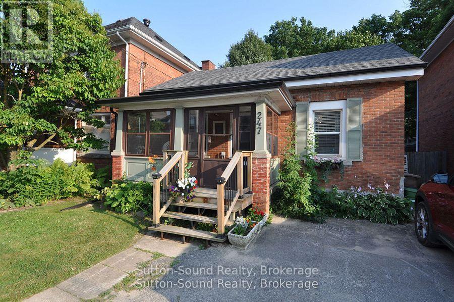 247 6th Street E, Owen Sound, Ontario N4K 1E8 - Photo 1 - X12521222