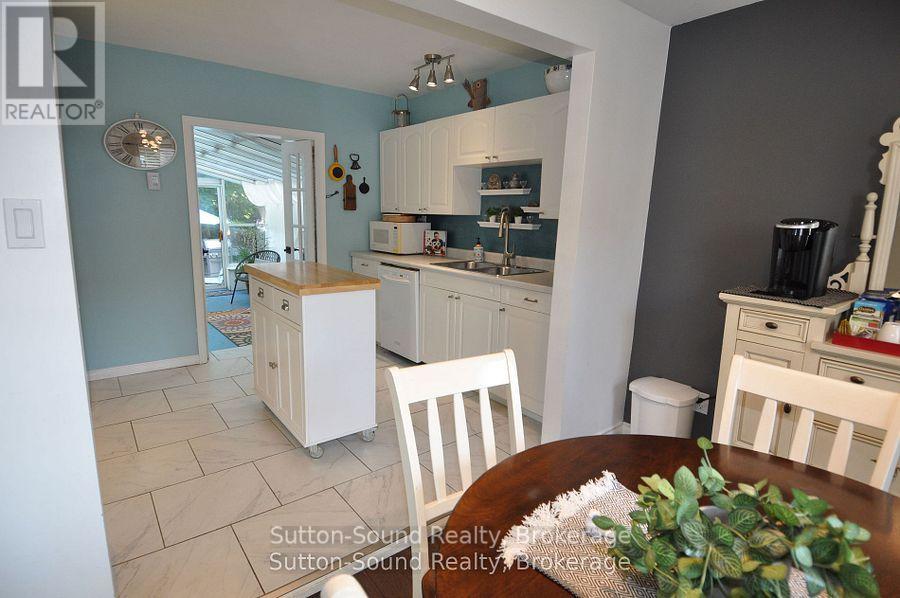 247 6th Street E, Owen Sound, Ontario N4K 1E8 - Photo 10 - X12521222