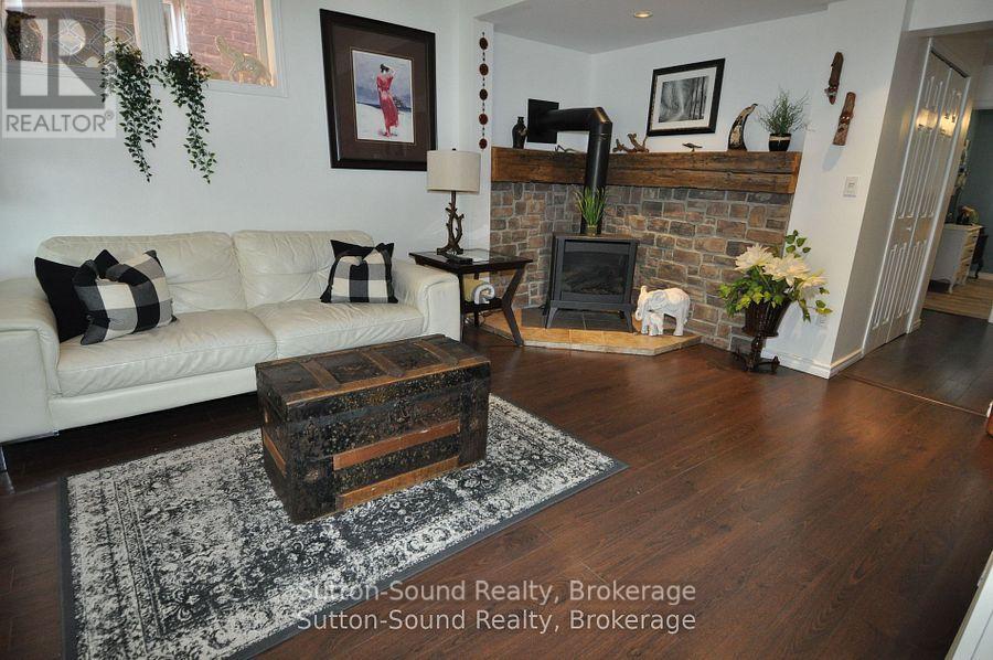 247 6th Street E, Owen Sound, Ontario N4K 1E8 - Photo 4 - X12521222