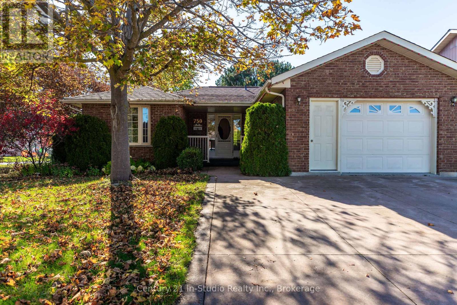 750 Baird Street, Kincardine, Ontario N2Z 1M3 - Photo 13 - X12521310