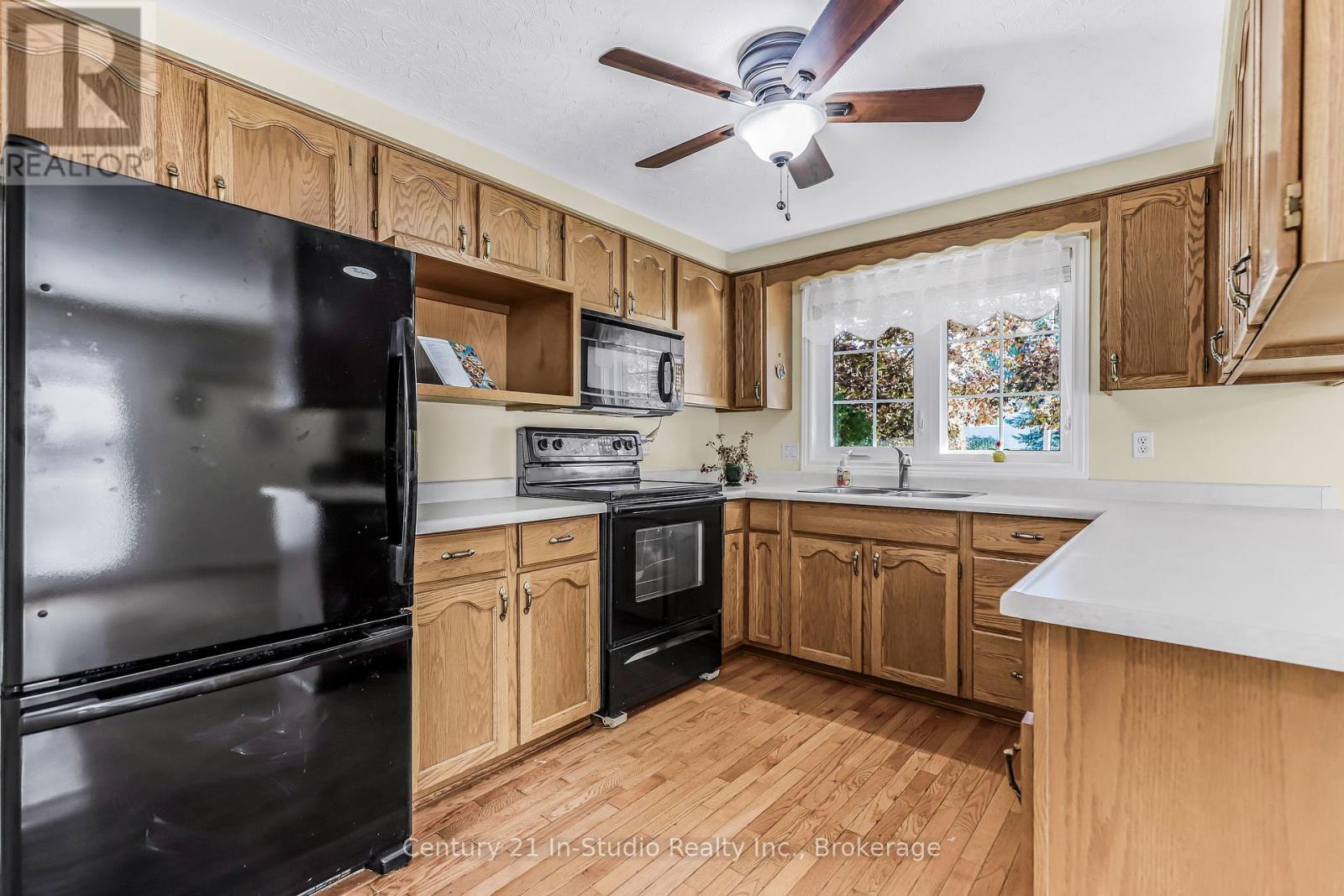 750 Baird Street, Kincardine, Ontario N2Z 1M3 - Photo 21 - X12521310