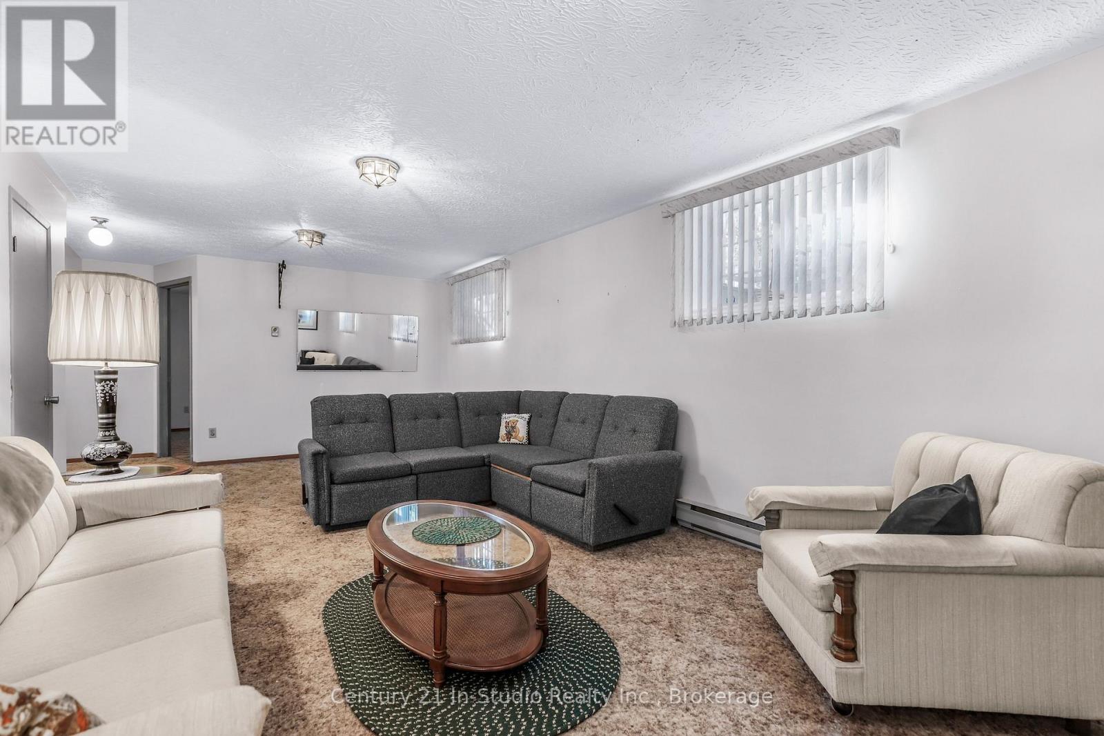 750 Baird Street, Kincardine, Ontario N2Z 1M3 - Photo 37 - X12521310