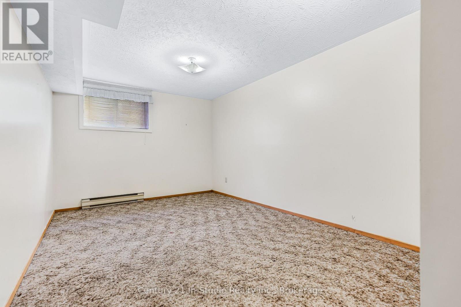 750 Baird Street, Kincardine, Ontario N2Z 1M3 - Photo 38 - X12521310