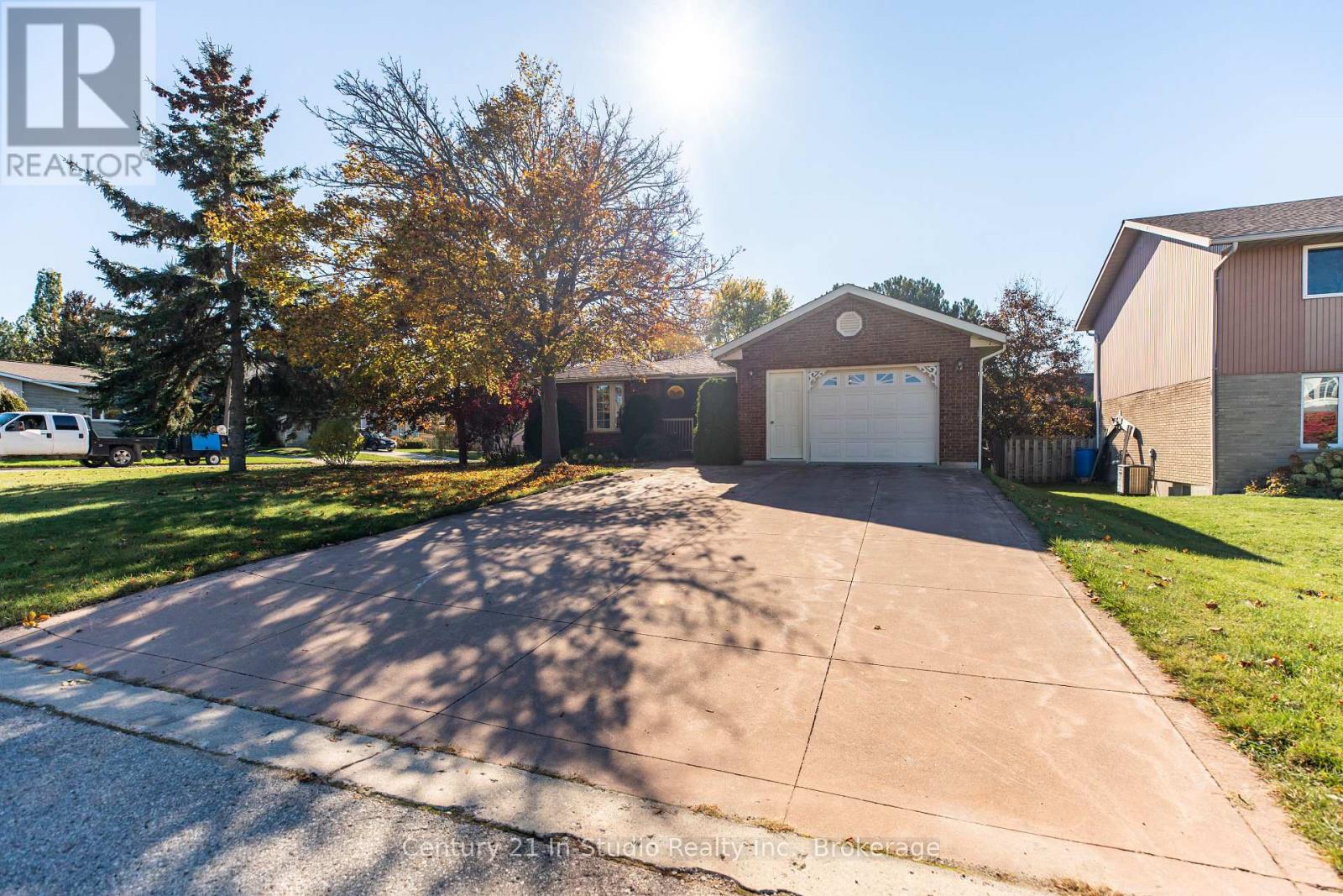 750 Baird Street, Kincardine, Ontario N2Z 1M3 - Photo 46 - X12521310