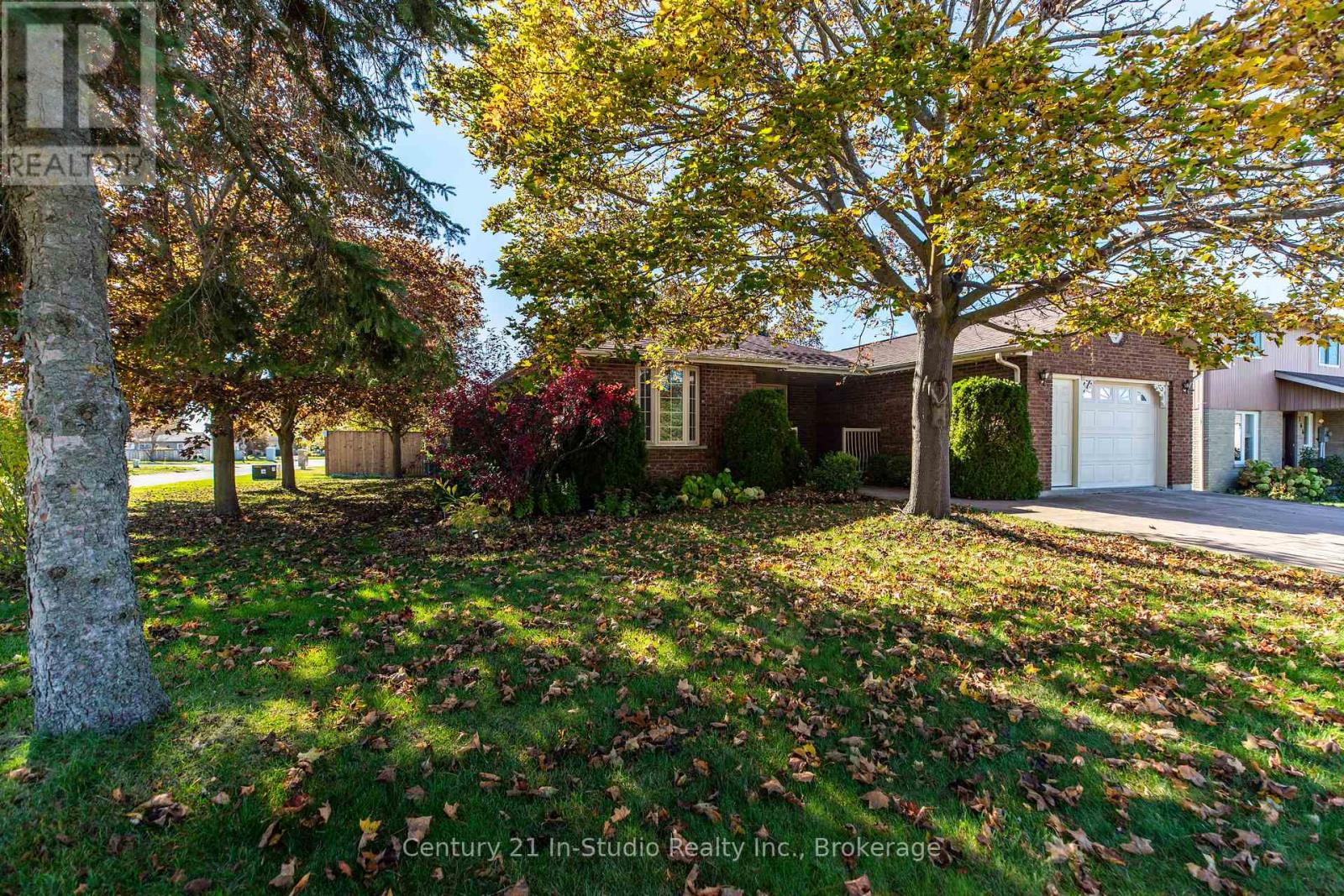 750 Baird Street, Kincardine, Ontario N2Z 1M3 - Photo 5 - X12521310