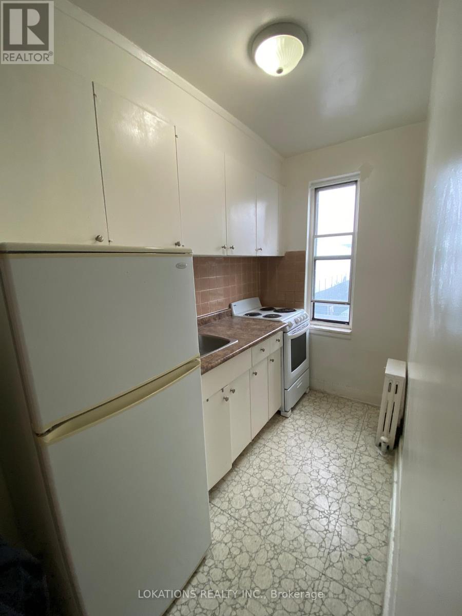 207 - 2135 Avenue Road, Toronto, Ontario  M5M 3M6 - Photo 3 - C12519766