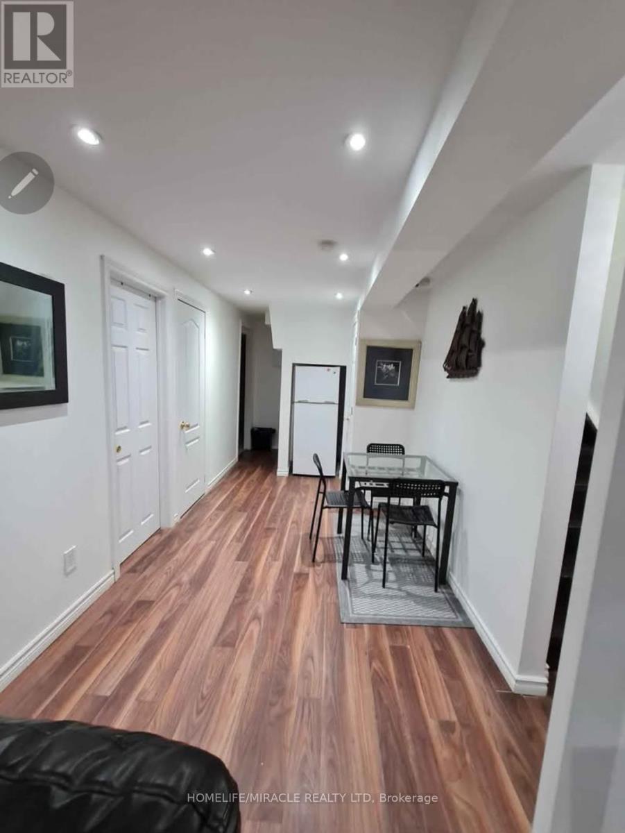 7153 Village Walk, Mississauga, Ontario  L5W 1X2 - Photo 17 - W12520034