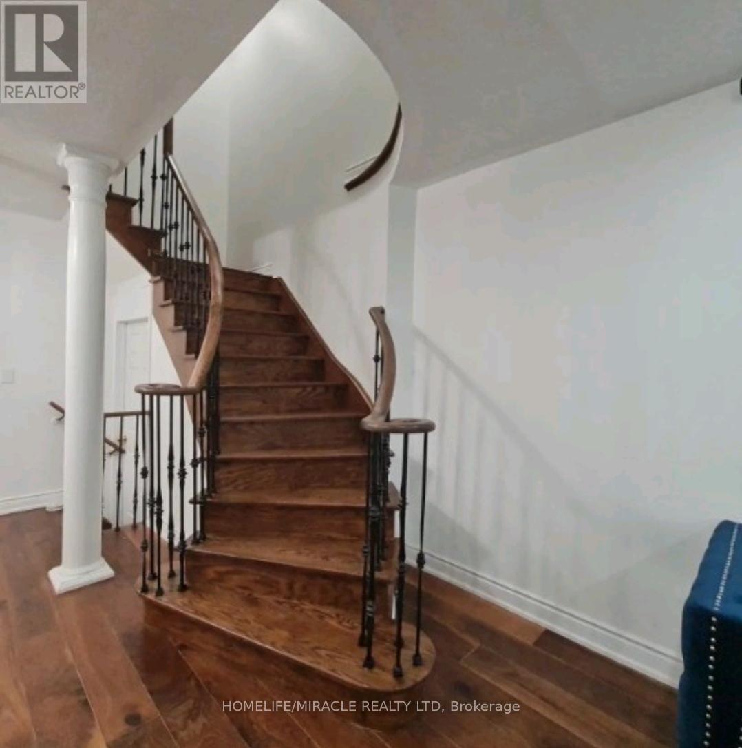 7153 Village Walk, Mississauga, Ontario  L5W 1X2 - Photo 7 - W12520034