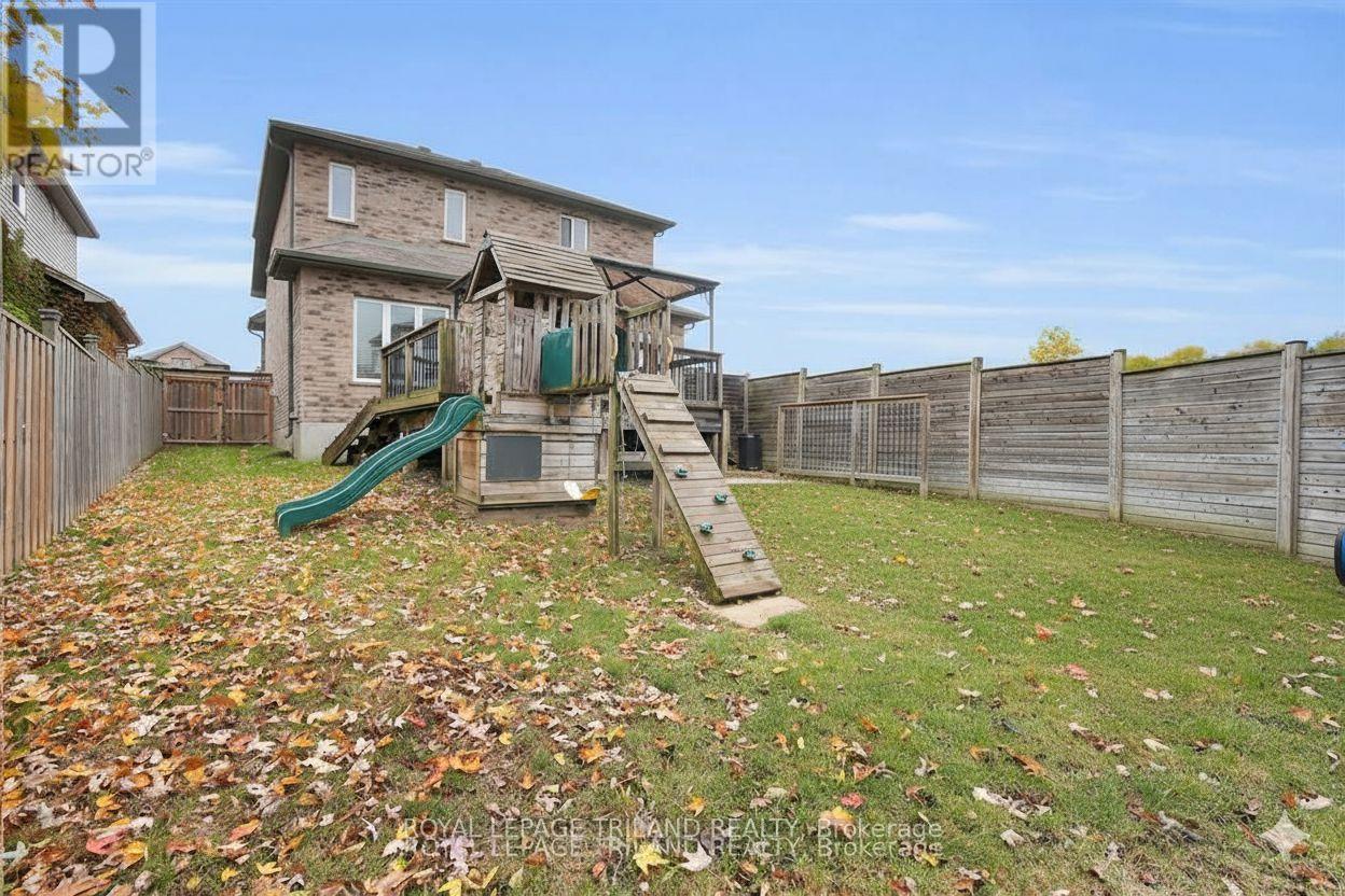 1862 Cherrywood Trail, London North, Ontario N6H 0E1 - Photo 36 - X12511144