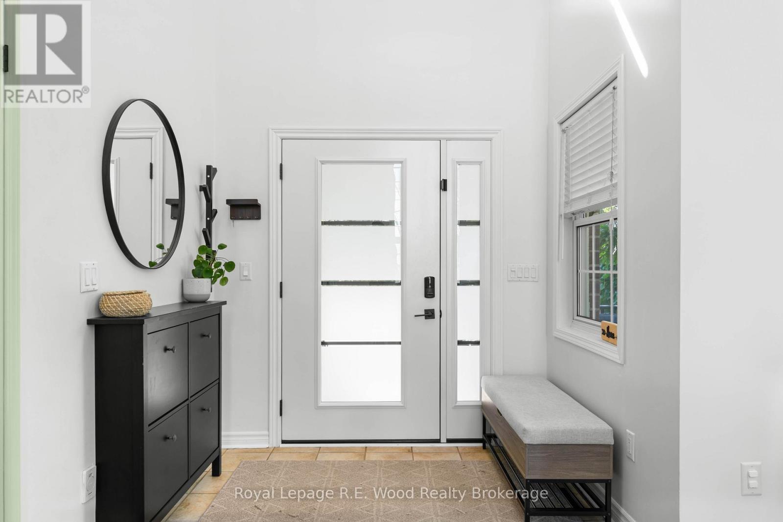 6 Owen Street, Ingersoll, Ontario  N5C 4H3 - Photo 4 - X12521318