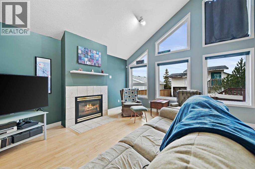 1106 Stevens Street, Crossfield, Alberta  T0M 0S0 - Photo 5 - A2268508