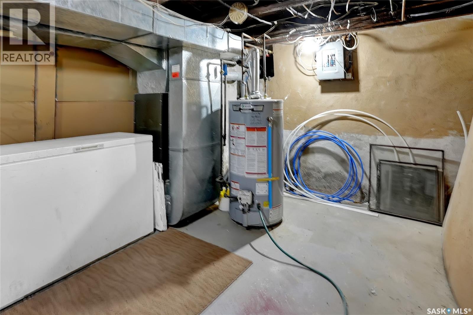 1127 2nd Avenue Nw, Moose Jaw, Saskatchewan  S6H 3R4 - Photo 41 - SK023622