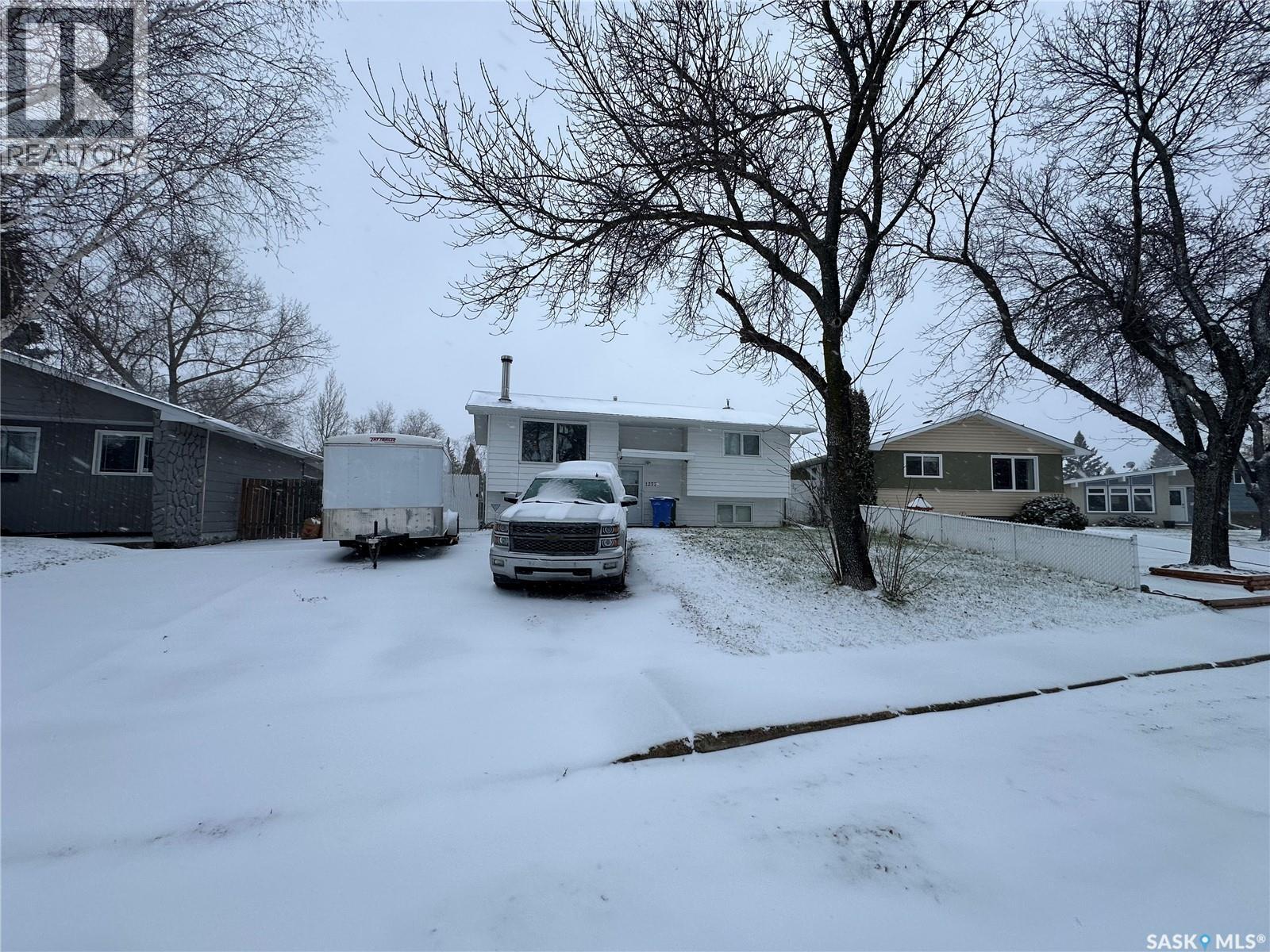 1277 Gillmor Crescent, Prince Albert, Saskatchewan  S6V 6A8 - Photo 2 - SK022517