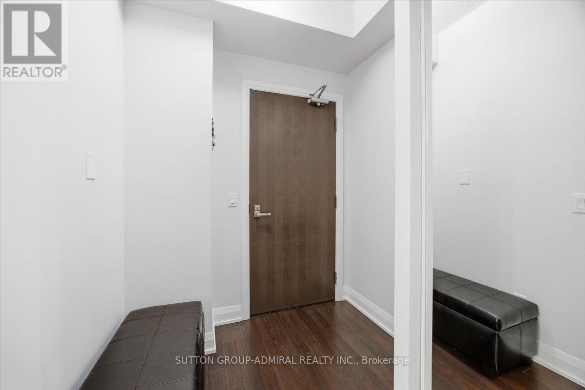 204 - 95 North Park Road, Vaughan, Ontario L4J 0J1 - Photo 3 - N12520770