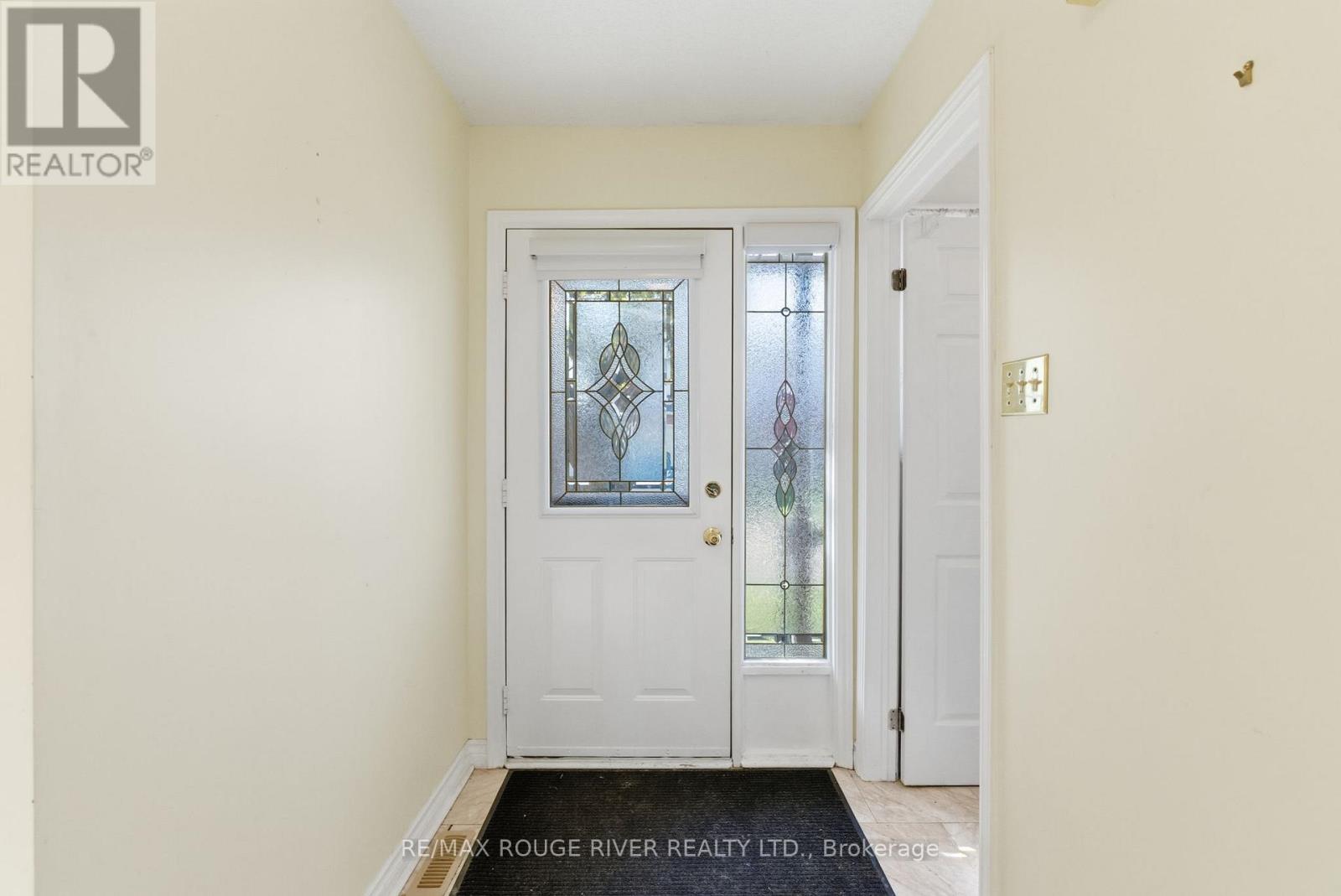 28 Adams Court, Uxbridge, Ontario  L9P 1G2 - Photo 2 - N12521666