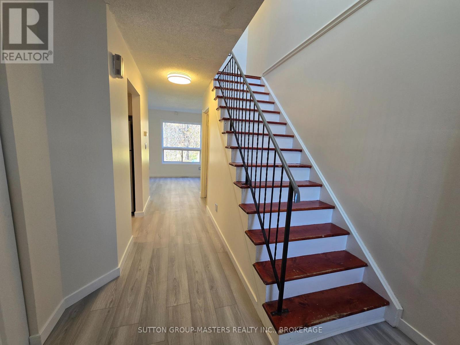 278 Vanguard Court, Kingston, Ontario  K7M 8P9 - Photo 4 - X12521522