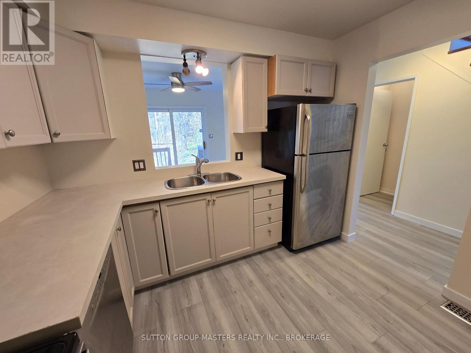 278 Vanguard Court, Kingston, Ontario  K7M 8P9 - Photo 8 - X12521522