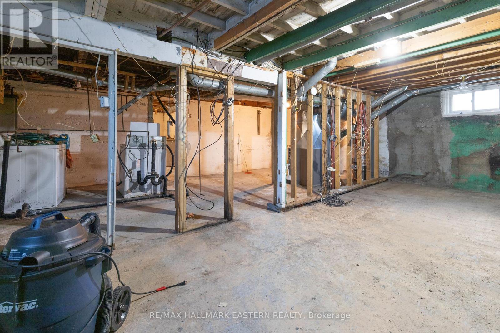 7 Wallace Street, Peterborough, Ontario K9H 1A8 - Photo 25 - X12521396