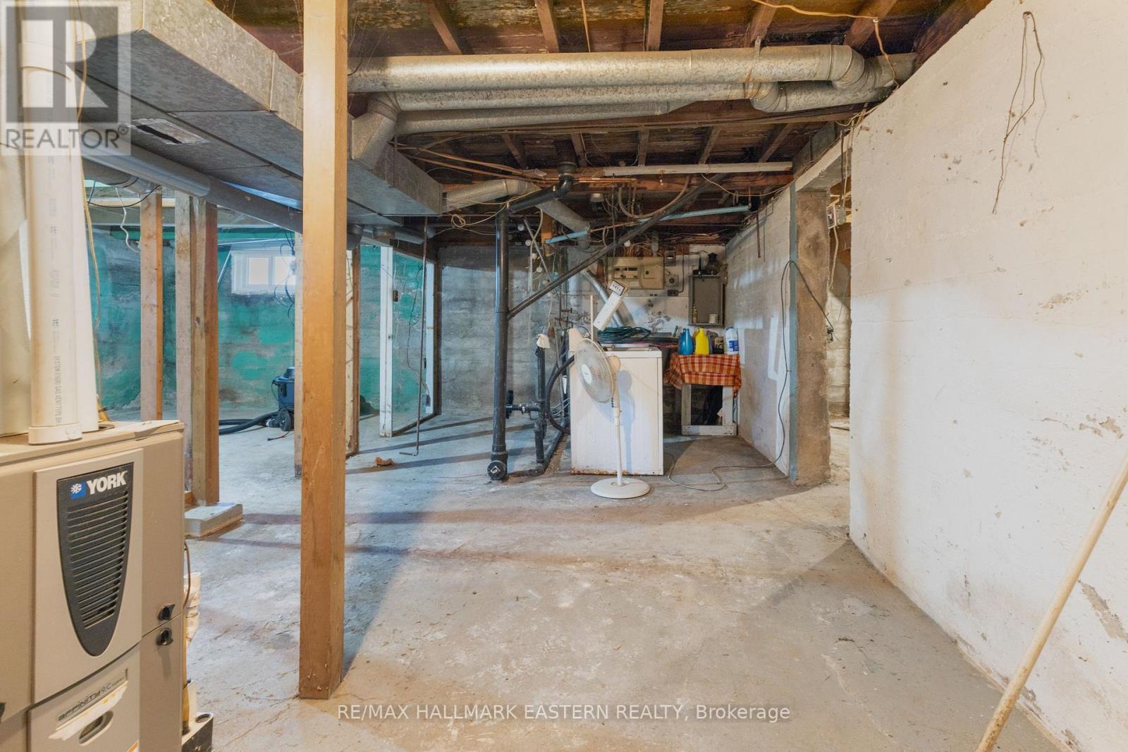 7 Wallace Street, Peterborough, Ontario K9H 1A8 - Photo 26 - X12521396