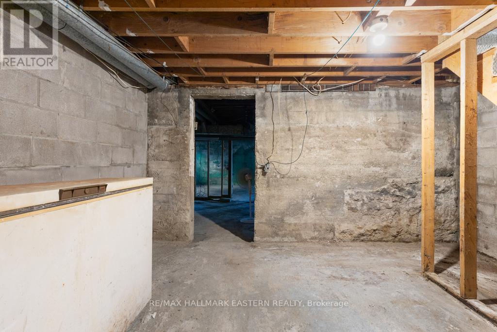 7 Wallace Street, Peterborough, Ontario K9H 1A8 - Photo 27 - X12521396