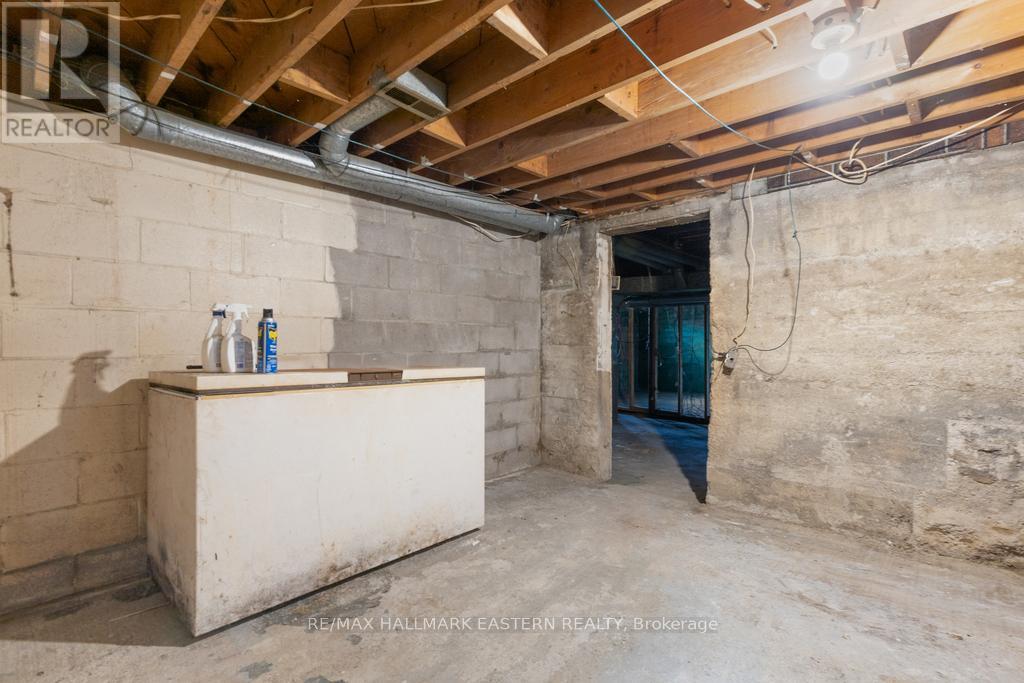 7 Wallace Street, Peterborough, Ontario K9H 1A8 - Photo 28 - X12521396