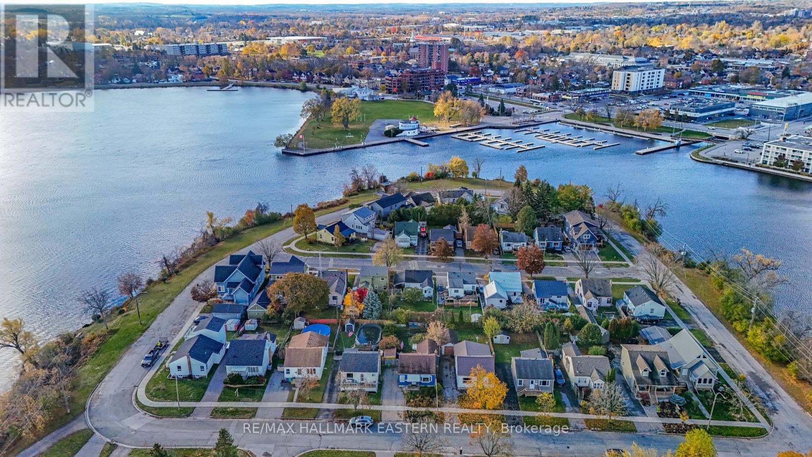 7 Wallace Street, Peterborough, Ontario K9H 1A8 - Photo 3 - X12521396