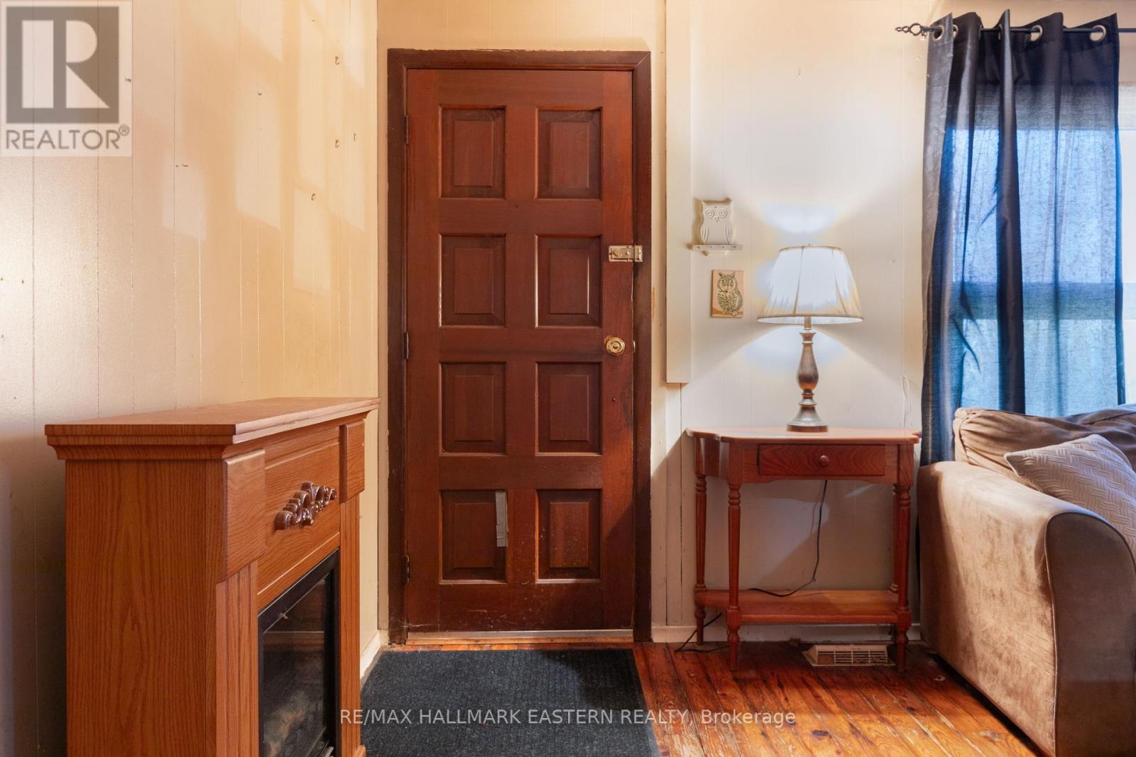 7 Wallace Street, Peterborough, Ontario K9H 1A8 - Photo 5 - X12521396