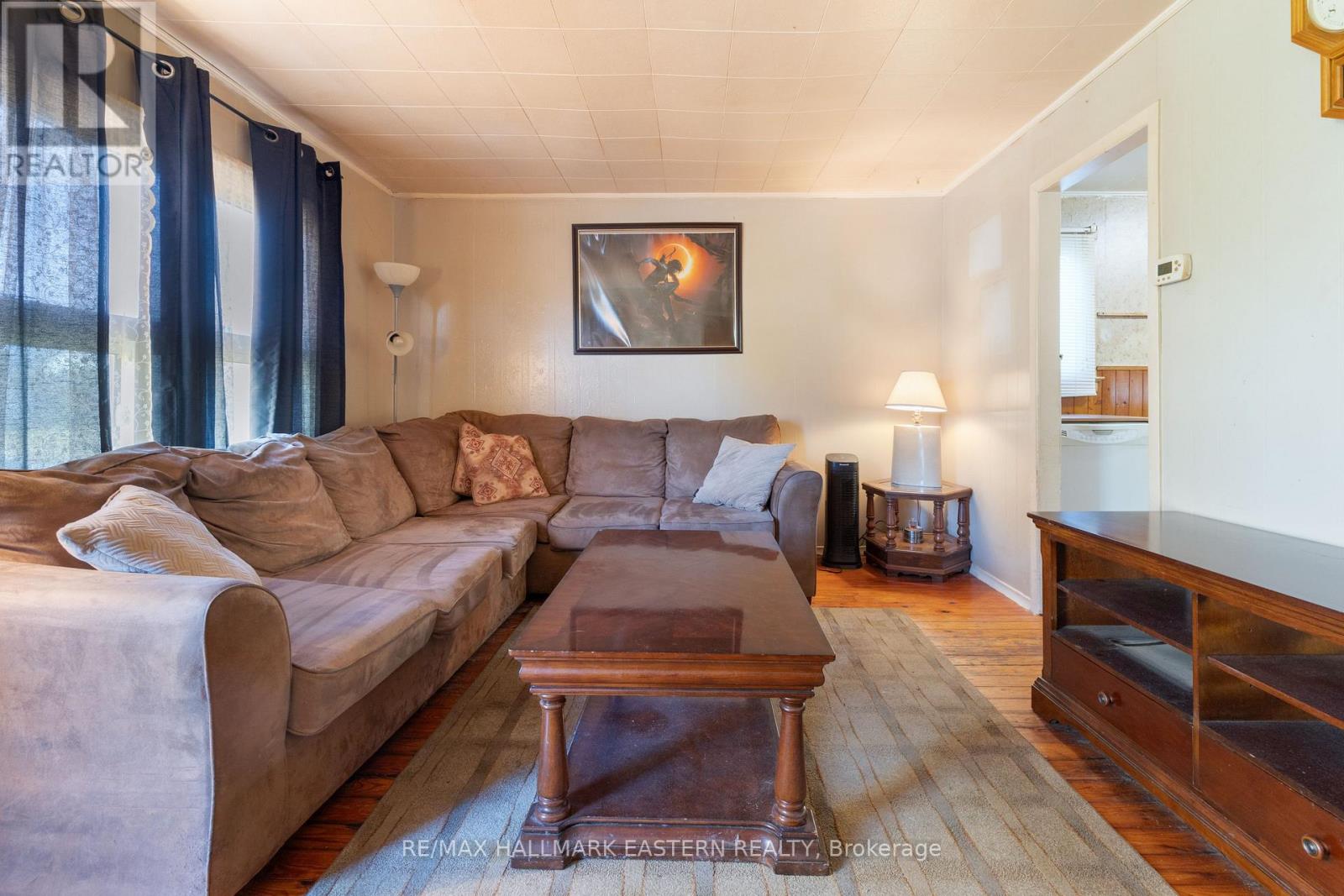 7 Wallace Street, Peterborough, Ontario K9H 1A8 - Photo 7 - X12521396