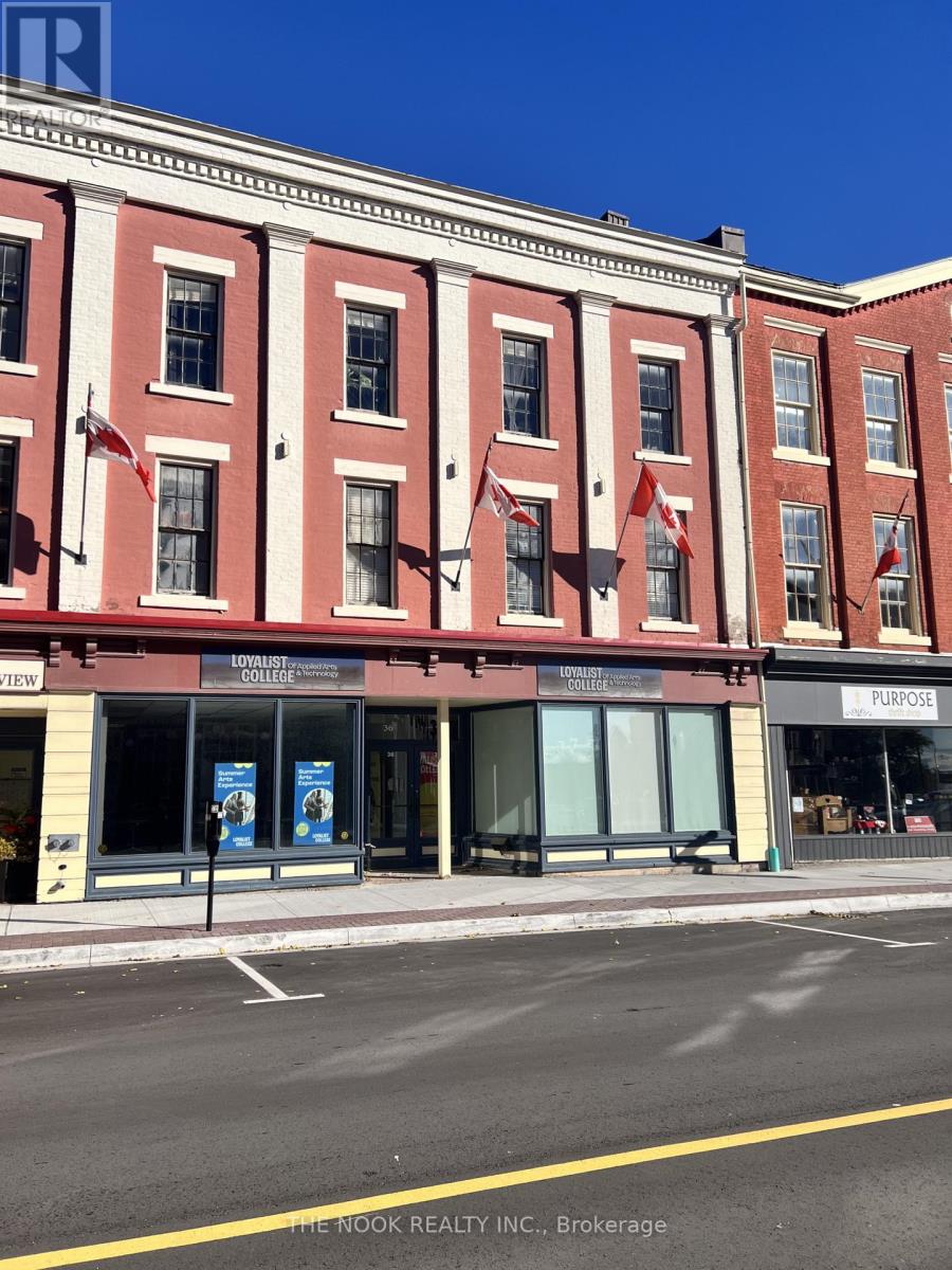 36 Walton Street, Port Hope, Ontario L1A 1N1 - Photo 2 - X12521488